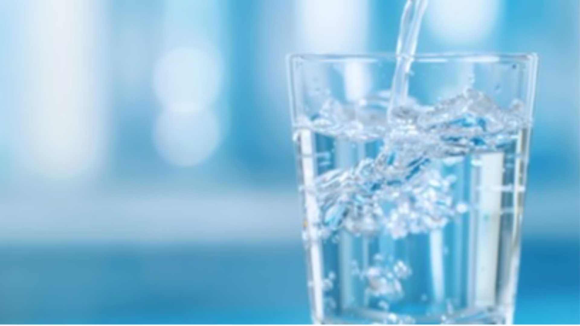 Bere acqua ghiacciata fa male?