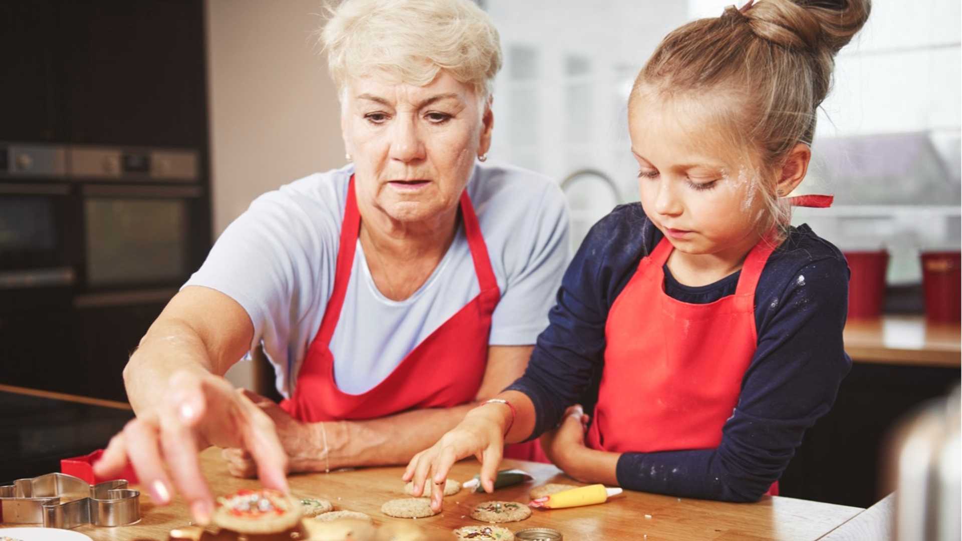 Donne caregiver: il carico invisibile tra prendersi cura, menopausa e famiglia
