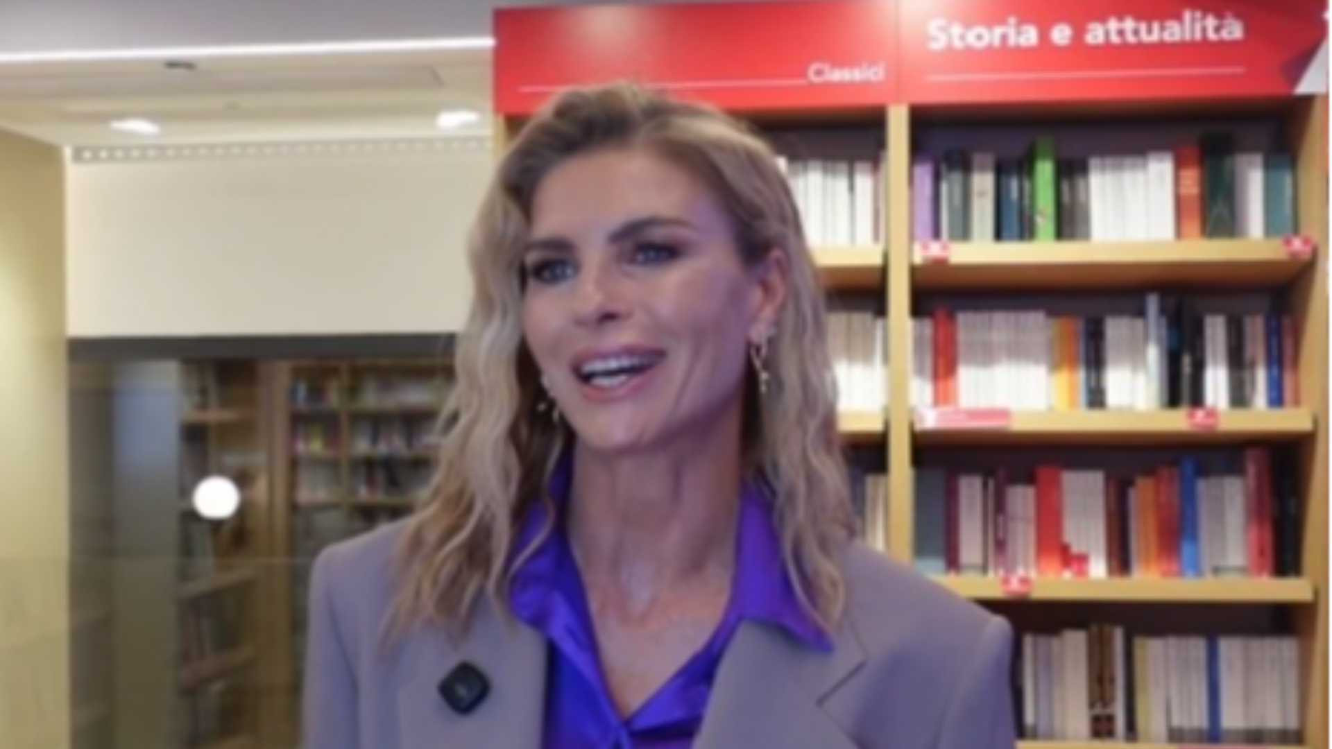 Martina Colombari: “In menopausa ci va tutta la famiglia: coinvolgiamo anche mariti e fidanzati”