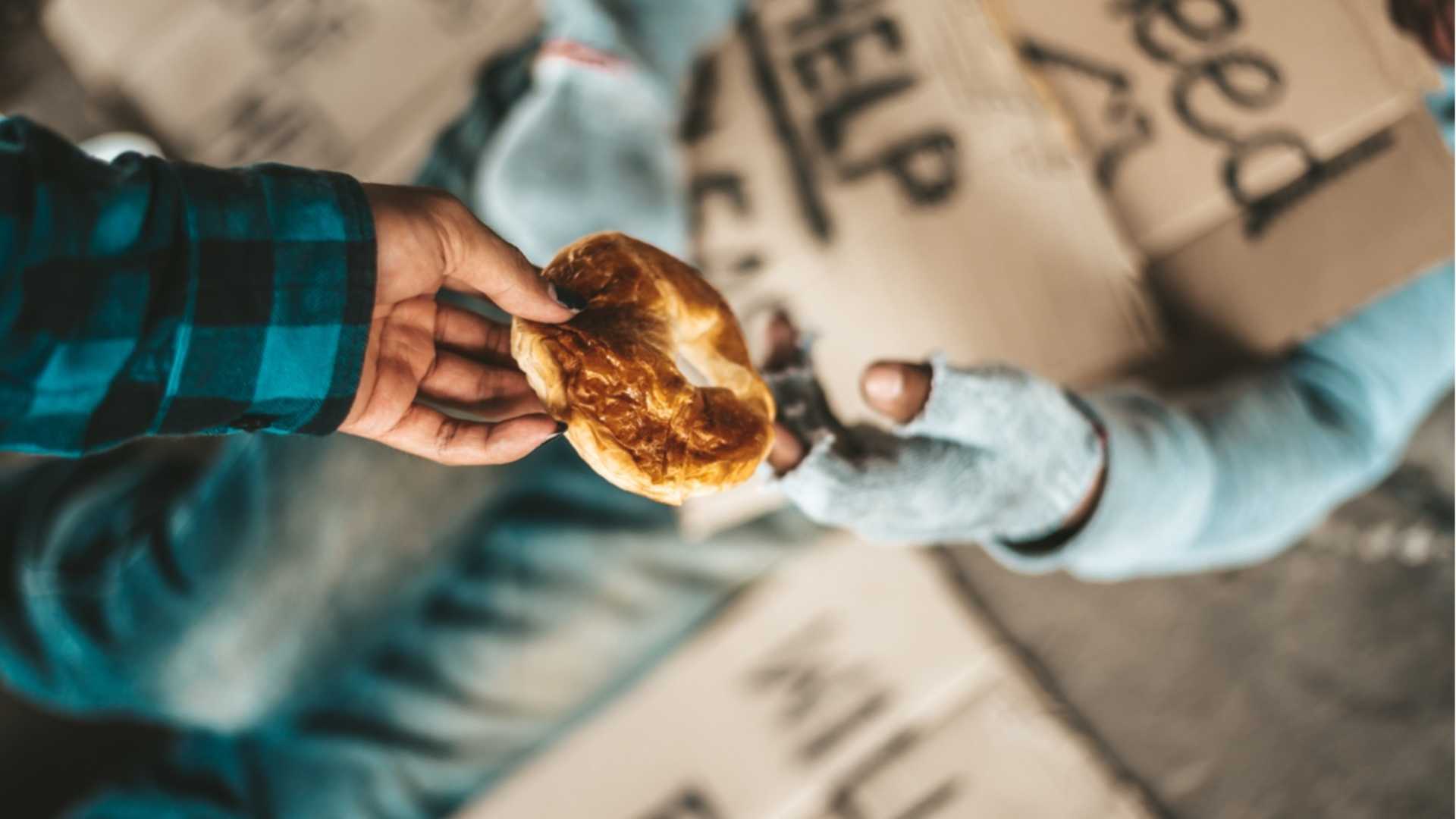 Cibo sano troppo caro: perché la povertà aumenta il rischio di obesità
